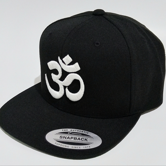 Om Aum Ohm Yoga Namaste Symbol 3D Embroidered Snapback Hat Black & White - Picture 2 of 7